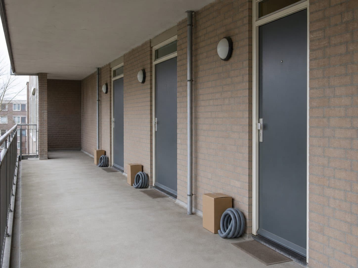 Gelijke materiaalsets voorbereid bij meerdere woningen.